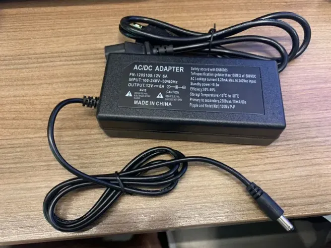1 Fonte 12 volts 6 amperes BiVolt para Notebooks - R$ 30 