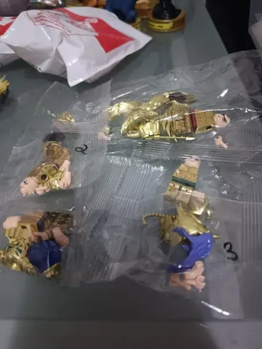 Cavalheiros do zodíaco tipo lego 