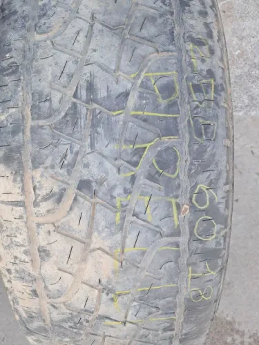Pneu 255 60 18 Pirelli Scorpion Amarok usado
