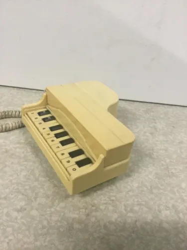 Telefone Vintage em Forma de Piano