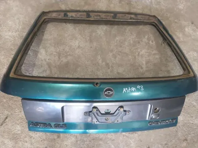 Tampa Traseira GM/Astra 4 Portas 1993/96.
