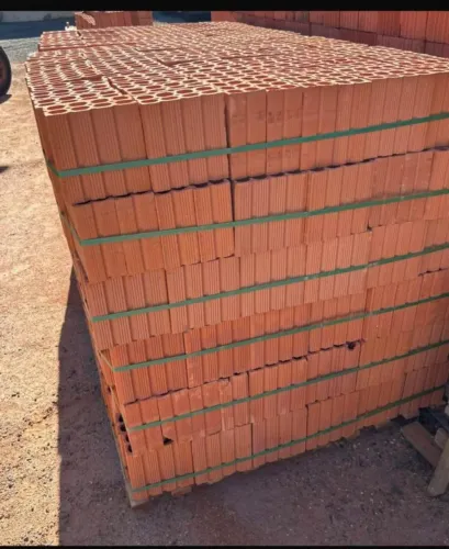Vendo 7 milheiros de tijolos baiano 2linha a retirar