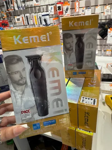 MÁQUINA DE CORTAR CABELO KEMEI ACABAMENTO 