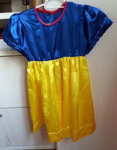 Vestidos Infantis 15 reais as duas peças.