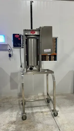 Ensacador de Linguiça 30kg com Pedestal (Elétrico)