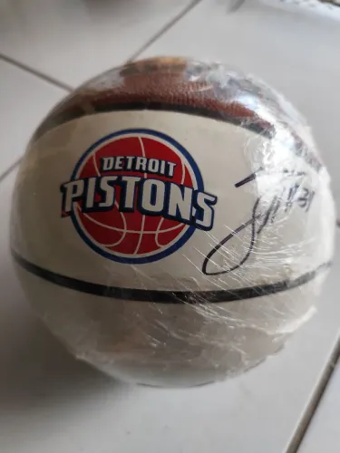 Bola de basquete Detroit Autografada