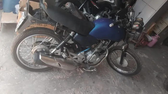Vende-se 99 em dias,dut e recibo,  motor feito esses dias 