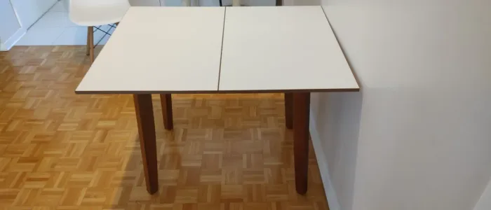 Mesa retrátil - mesa elástica da Tok&Stock