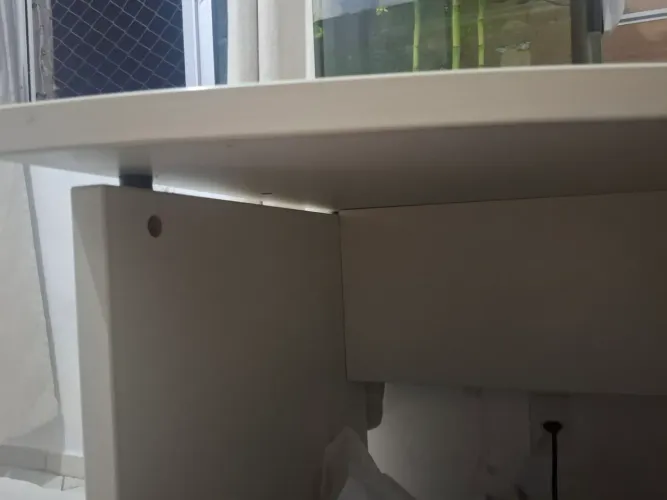 Mesa resistente para escritório ou computador