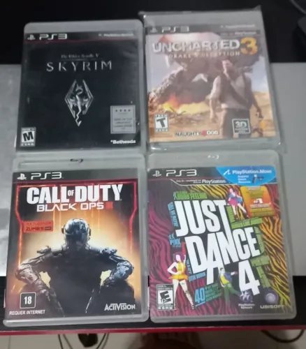 Lote de jogos de ps3 - 4 jogos por R$100 (Skyrim, Uncharted3, cod blackops3, Just dance 4)