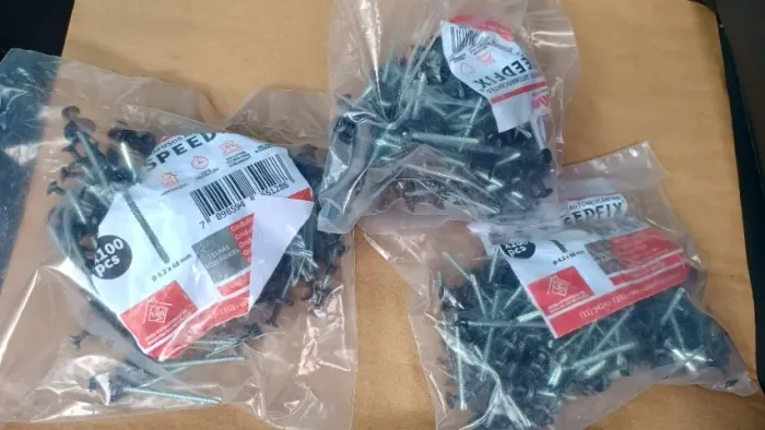 300 Parafusos Autobrocantes com Anilha Embutida - Speedfix Preto Onduline - 4,2x68mm