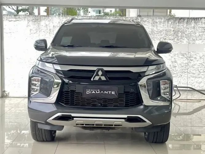 Mitsubishi Pajero Sport - Letícia