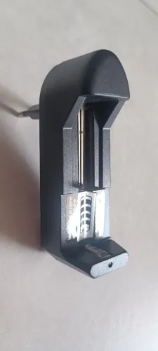 Carregador de Bateria Pilha Universal