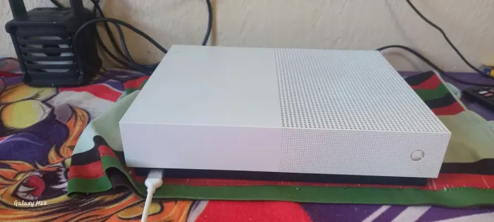 Vendo Xbox one s novo 