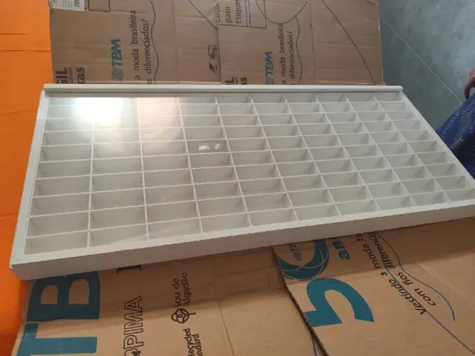 Expositor de carrinhos 