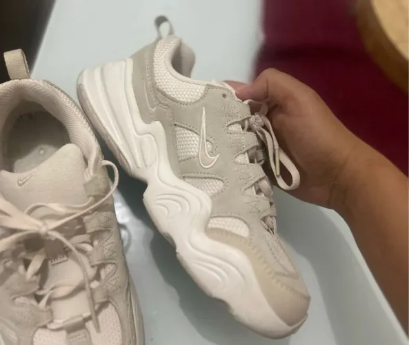 Tênis Nike hera 34
