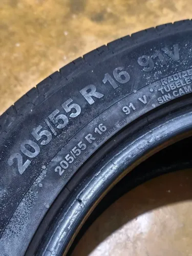 Pneu 205/55/16 ano 2015