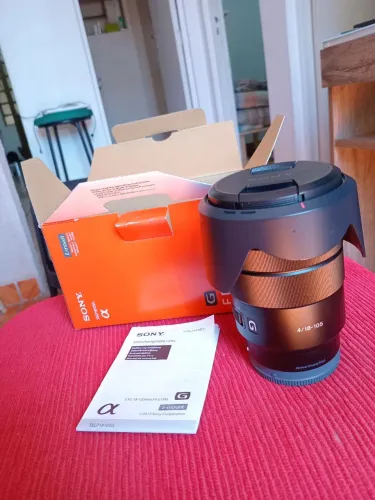 Sony E 18-105mm f/4 G OSS