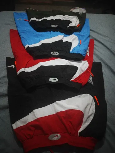 Vendo shorts Nike primeira linha 5 unidade por 100