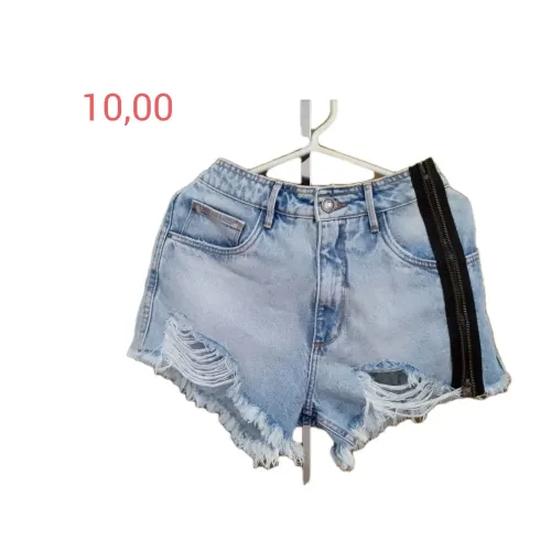 Short Jeans Desfiado com Zíper Lateral