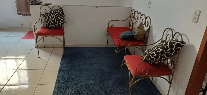 Vendo conjunto de Sofá em ferro trabalhado. No cartão de credito parcelado