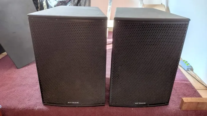 2 caixas Attack VRF 1550A. 