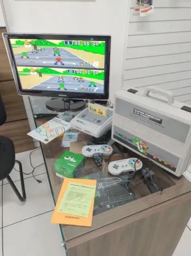 Super Nintendo Famicom na maleta 001