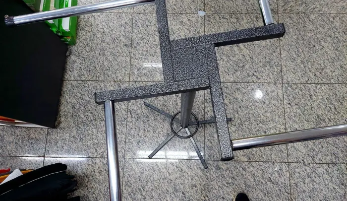 Arara de roupa giratória 