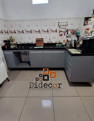 Armário de cozinha planejado cinza