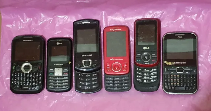 6 Celulares R$130, P/ Colecionador.