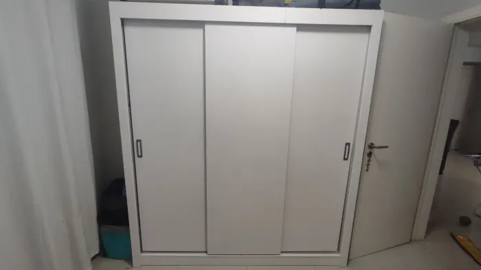 Guarda roupa casal 3 portas de correr