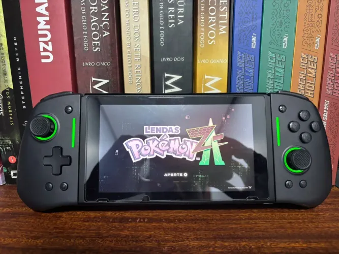 Nintendo Switch 256GB DESBLOQUEADO 4 CONTROLES + acessórios (estado de novo)