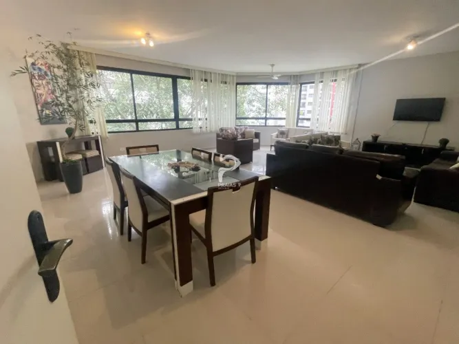Apartamento reformado, 3 dormitórios, Pitangueiras, Guarujá