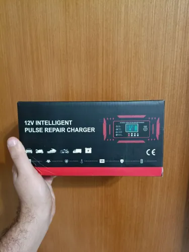 Carregador inteligente de bateria de carro e moto
