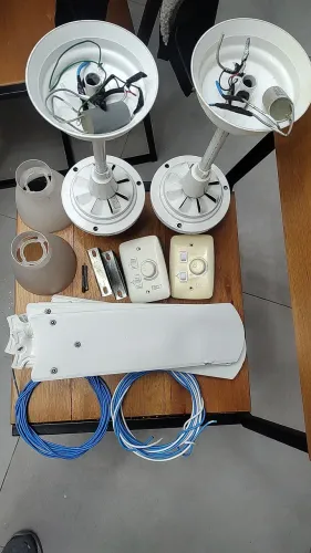 2 Ventiladores de teto 127v