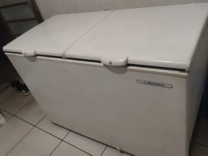 Freezer metalfrio 420L 110v