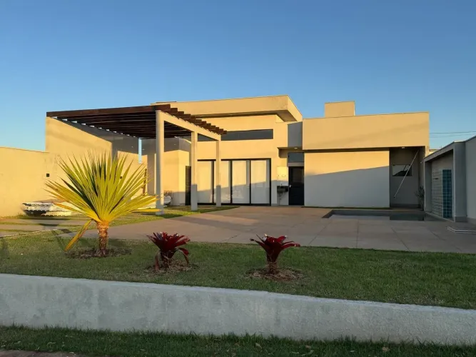 CASA DE ALTO PADRÃO MOBILIADA E DECORADA NO CONDOMÍNIO OASIS DO RIO PARANÁ PORTO RICO/PR