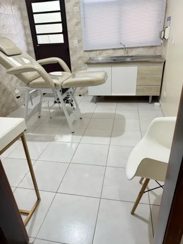 Perus. Aluga sala já montada para design de sobrancelha e Lash designer