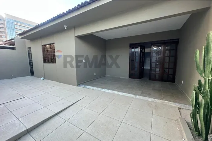 casa para fins comerciais, ótima localização.