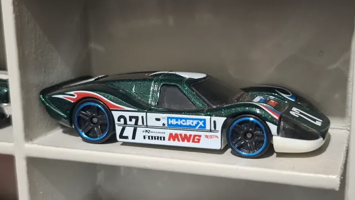 Carrinho hotwheels mainline 
