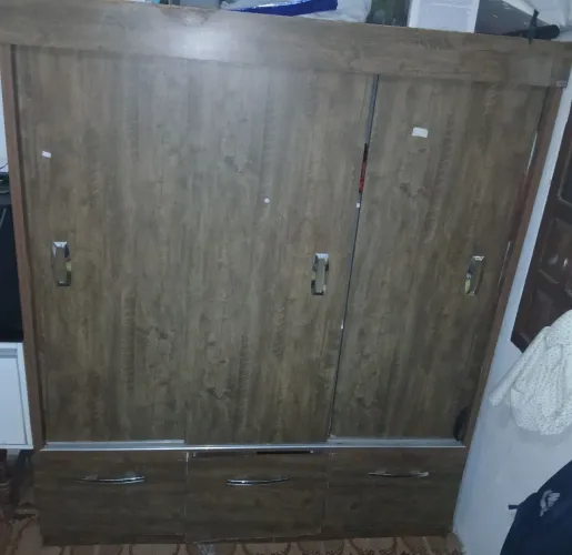 Guarda roupa a venda