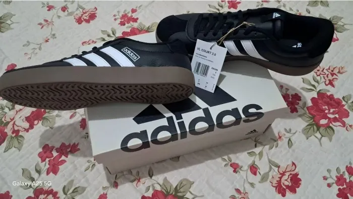 Tênis Adidas Original n°40 (novo na caixa)