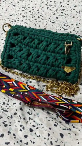 Bolsa artesanal verde