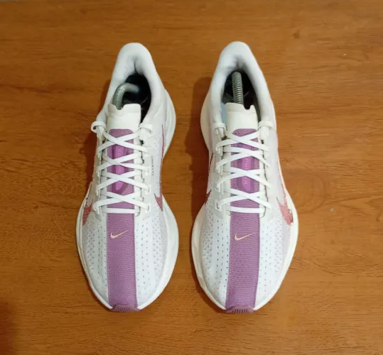 tênis de corrida Nike Pegasus Plus 