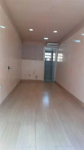 LOJA COMERCIAL COM BANHEIRO E AR CONDICIONADO NO CENTRO DE SÃO VICENTE