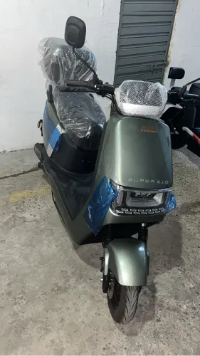 Moto elétrica estilo scooter A10 1000w bateria de lítio autonomia de 65km
