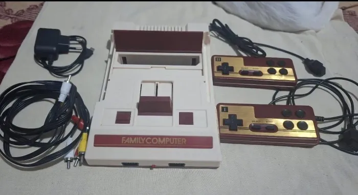 Nintendinho Clone 60 pinos com jogos na memoria 