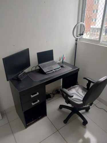 Escrivaninha + cadeira escritório