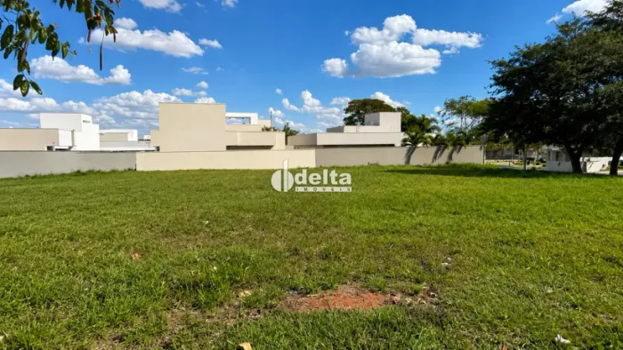 Terreno disponível para venda no bairro Jardim Sul em Uberlândia-MG