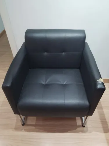 Poltrona usada com avaria 